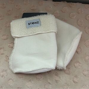 Stonz Toddler Bootie Liners Cream Size Large